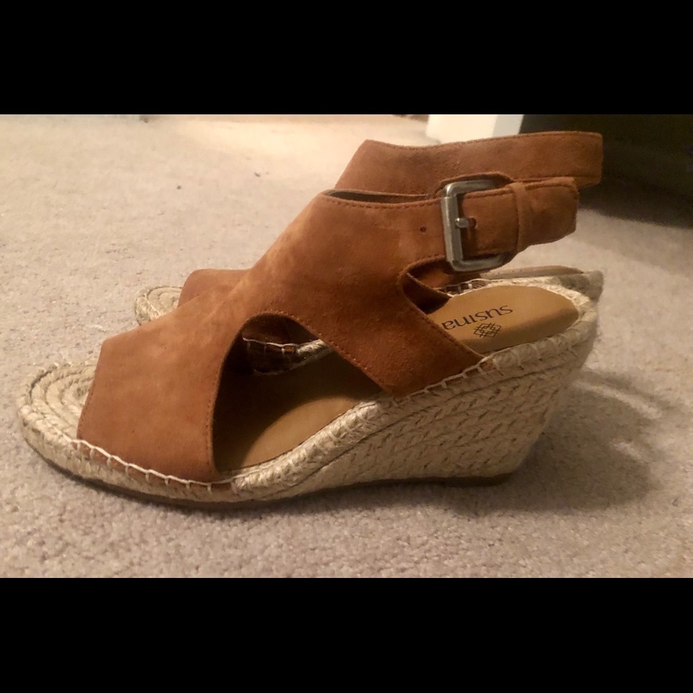 Camel leather wedges
